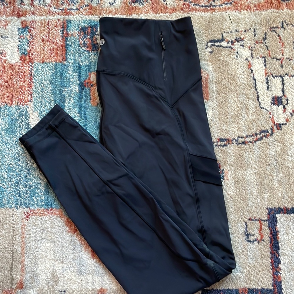 Lululemon leggings size 12 perfect condition